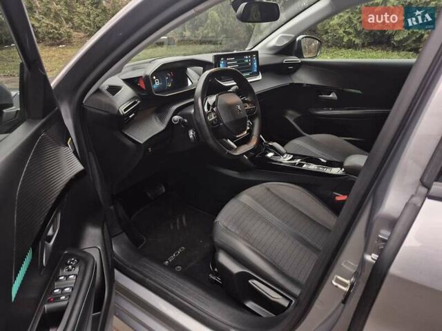 Сірий Пежо 208, об'ємом двигуна 0 л та пробігом 110 тис. км за 15107 $, фото 10 на Automoto.ua