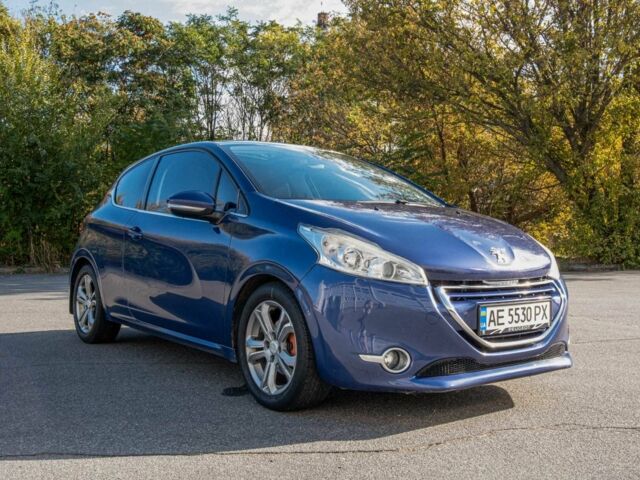 Синій Пежо 208, об'ємом двигуна 1.6 л та пробігом 134 тис. км за 7400 $, фото 5 на Automoto.ua