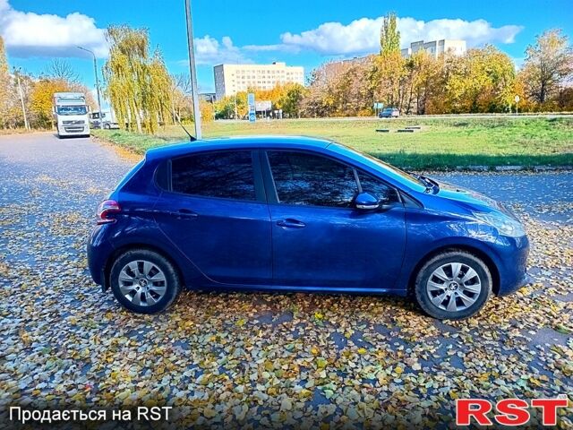 Синій Пежо 208, об'ємом двигуна 1.2 л та пробігом 206 тис. км за 6000 $, фото 1 на Automoto.ua