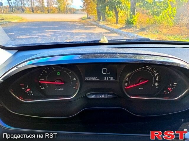 Синій Пежо 208, об'ємом двигуна 1.2 л та пробігом 206 тис. км за 6000 $, фото 8 на Automoto.ua