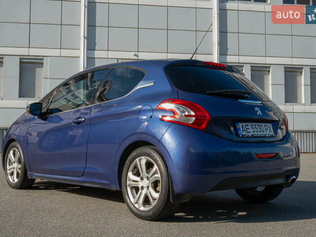 Синий Пежо 208, объемом двигателя 1.6 л и пробегом 130 тыс. км за 7400 $, фото 3 на Automoto.ua