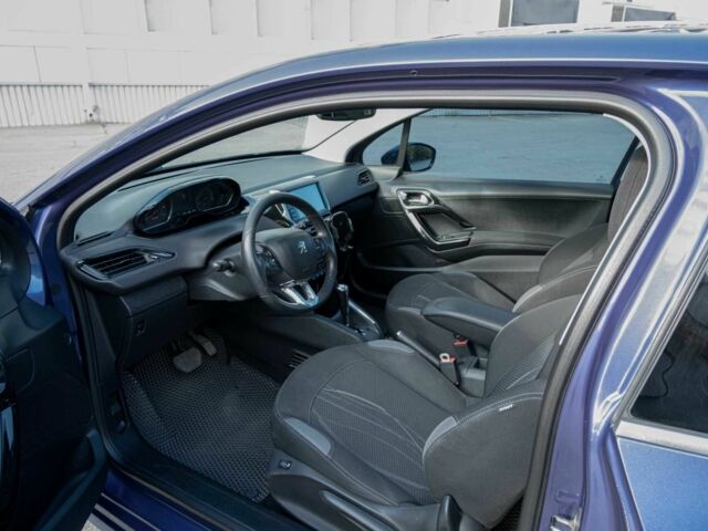 Синій Пежо 208, об'ємом двигуна 1.6 л та пробігом 134 тис. км за 7400 $, фото 6 на Automoto.ua