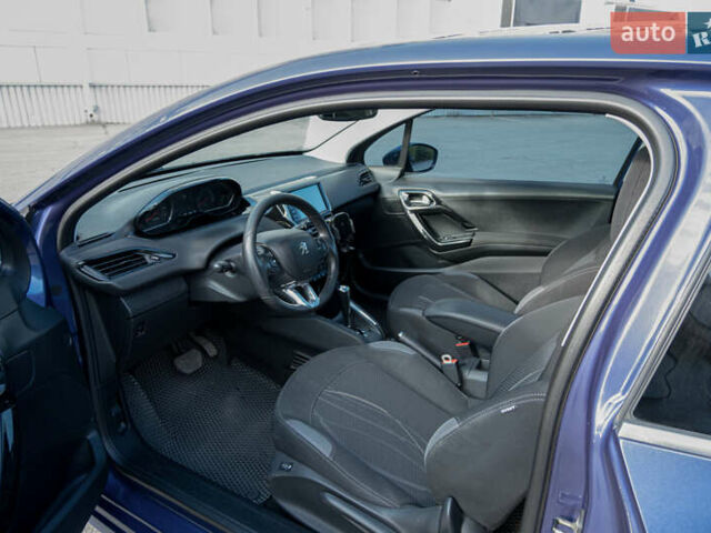 Синий Пежо 208, объемом двигателя 1.6 л и пробегом 130 тыс. км за 7400 $, фото 6 на Automoto.ua