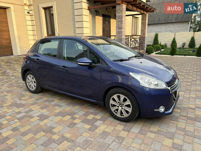 Синий Пежо 208, объемом двигателя 1.2 л и пробегом 200 тыс. км за 5200 $, фото 2 на Automoto.ua