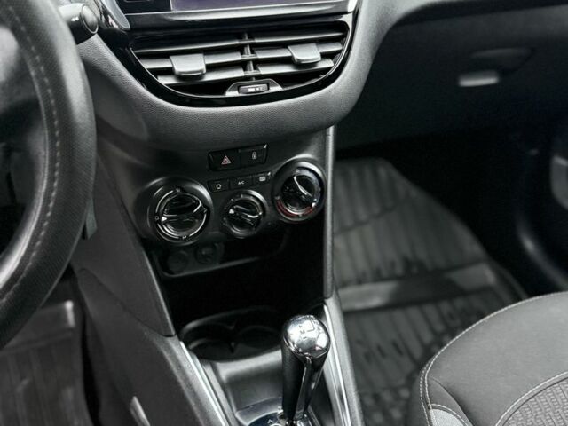 Синій Пежо 208, об'ємом двигуна 1.2 л та пробігом 120 тис. км за 8800 $, фото 8 на Automoto.ua