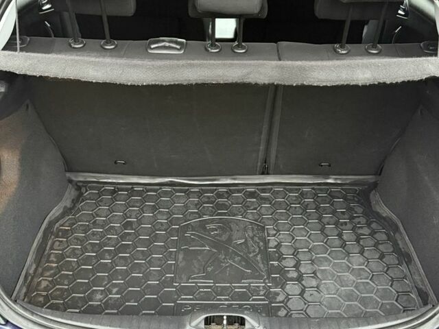 Синій Пежо 208, об'ємом двигуна 1.2 л та пробігом 120 тис. км за 8800 $, фото 7 на Automoto.ua