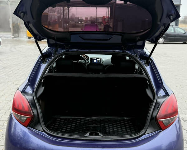 Синій Пежо 208, об'ємом двигуна 1.2 л та пробігом 120 тис. км за 8800 $, фото 7 на Automoto.ua