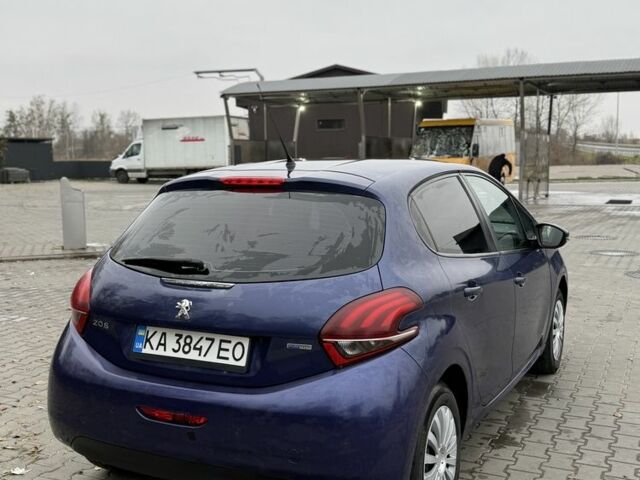 Синій Пежо 208, об'ємом двигуна 1.2 л та пробігом 120 тис. км за 8800 $, фото 3 на Automoto.ua