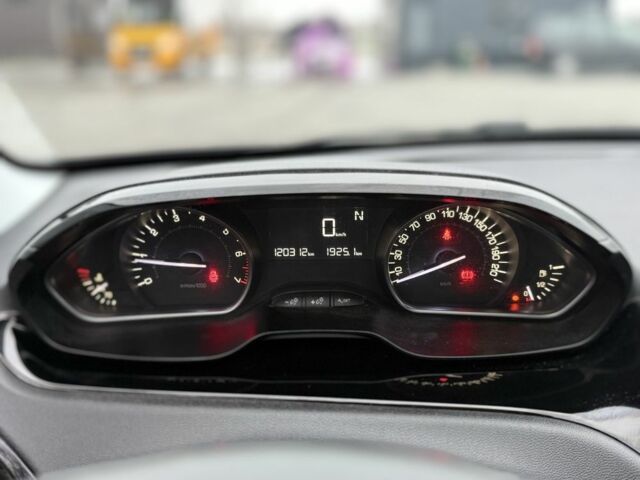 Синій Пежо 208, об'ємом двигуна 1.2 л та пробігом 120 тис. км за 8800 $, фото 10 на Automoto.ua