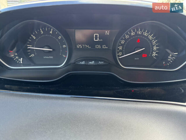 Помаранчевий Пежо 208, об'ємом двигуна 1.2 л та пробігом 125 тис. км за 8300 $, фото 20 на Automoto.ua