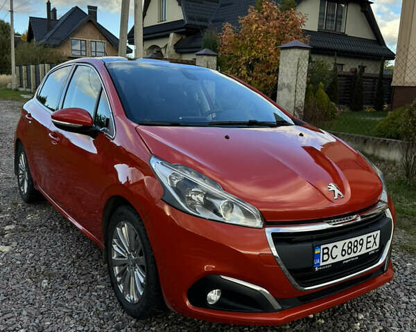 Помаранчевий Пежо 208, об'ємом двигуна 1.2 л та пробігом 125 тис. км за 8300 $, фото 1 на Automoto.ua