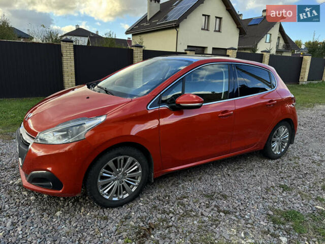 Помаранчевий Пежо 208, об'ємом двигуна 1.2 л та пробігом 125 тис. км за 8300 $, фото 2 на Automoto.ua