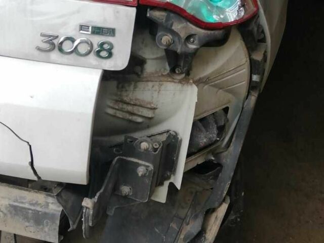 Білий Пежо 3008, об'ємом двигуна 1.6 л та пробігом 150 тис. км за 4700 $, фото 2 на Automoto.ua