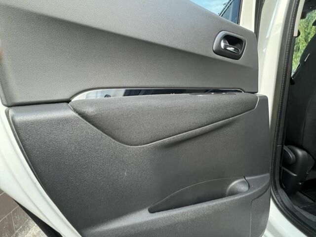 Белый Пежо 3008, объемом двигателя 1.6 л и пробегом 95 тыс. км за 11800 $, фото 14 на Automoto.ua