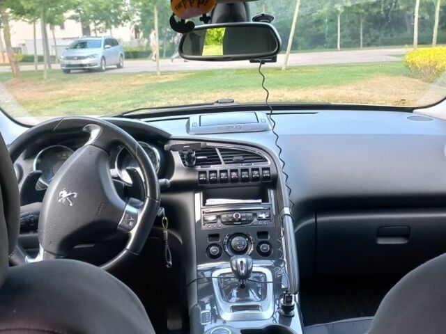 Белый Пежо 3008, объемом двигателя 2 л и пробегом 206 тыс. км за 11000 $, фото 6 на Automoto.ua