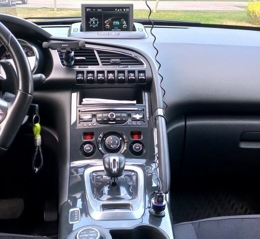 Белый Пежо 3008, объемом двигателя 2 л и пробегом 206 тыс. км за 11000 $, фото 5 на Automoto.ua