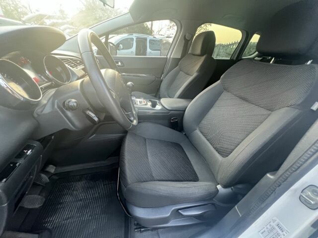 Белый Пежо 3008, объемом двигателя 1.6 л и пробегом 203 тыс. км за 6499 $, фото 7 на Automoto.ua