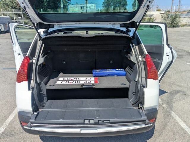 Пежо 3008 2010 в Днепре (Днепропетровске) на Automoto.ua Белый Пежо 3008, объемом двигателя 2 л и пробегом 224 тыс. км за 10100 $, фото 12 на Automoto.ua