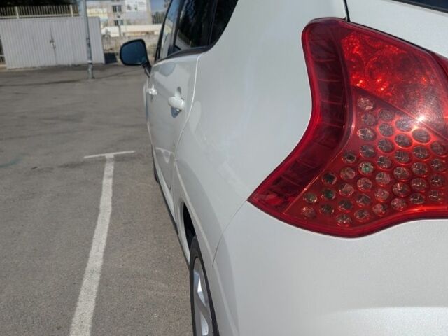 Пежо 3008 2010 в Днепре (Днепропетровске) на Automoto.ua Белый Пежо 3008, объемом двигателя 2 л и пробегом 224 тыс. км за 10100 $, фото 8 на Automoto.ua