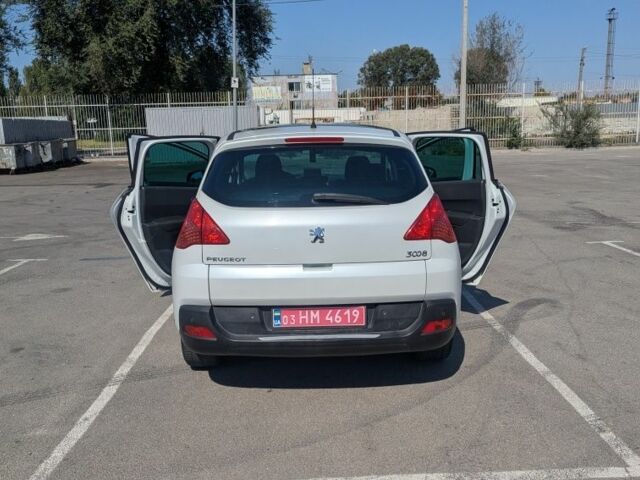 Пежо 3008 2010 в Днепре (Днепропетровске) на Automoto.ua Белый Пежо 3008, объемом двигателя 2 л и пробегом 224 тыс. км за 10100 $, фото 1 на Automoto.ua