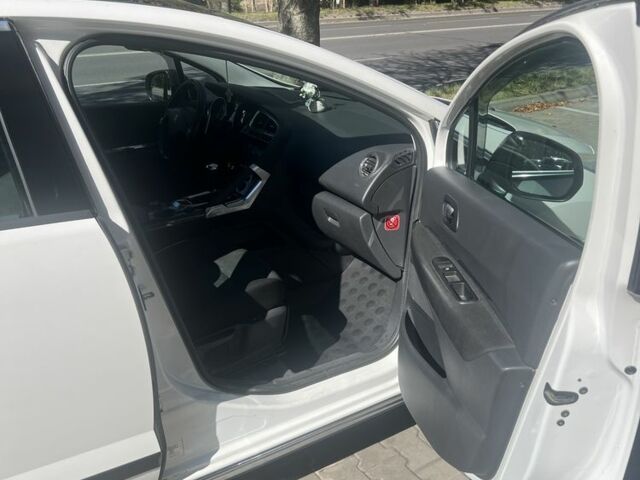 Белый Пежо 3008, объемом двигателя 1.6 л и пробегом 181 тыс. км за 8500 $, фото 3 на Automoto.ua