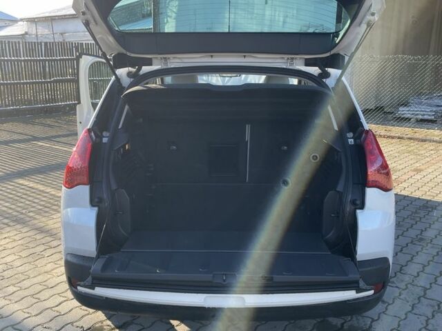 Белый Пежо 3008, объемом двигателя 1.6 л и пробегом 240 тыс. км за 8300 $, фото 17 на Automoto.ua