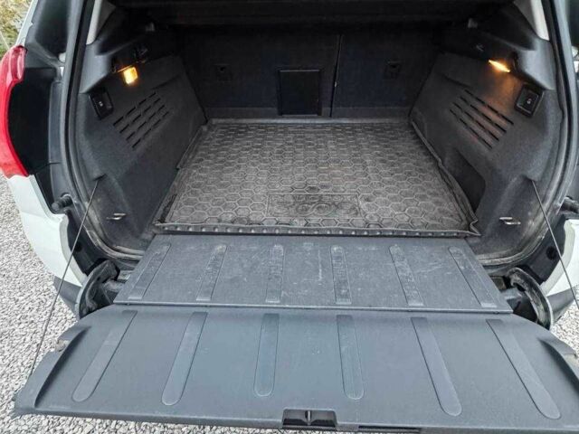 Белый Пежо 3008, объемом двигателя 2 л и пробегом 223 тыс. км за 12800 $, фото 23 на Automoto.ua