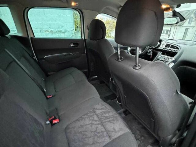 Белый Пежо 3008, объемом двигателя 2 л и пробегом 223 тыс. км за 12800 $, фото 21 на Automoto.ua