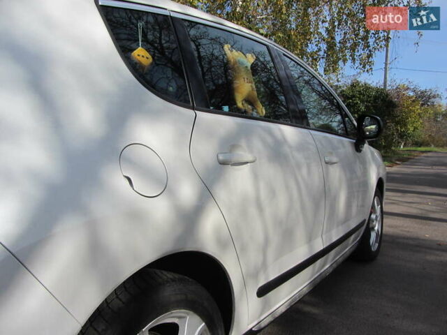 Белый Пежо 3008, объемом двигателя 1.6 л и пробегом 227 тыс. км за 8900 $, фото 74 на Automoto.ua