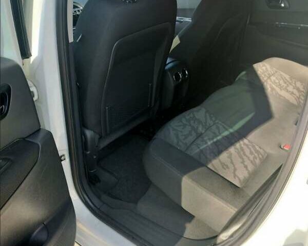 Білий Пежо 3008, об'ємом двигуна 1.56 л та пробігом 240 тис. км за 8200 $, фото 18 на Automoto.ua