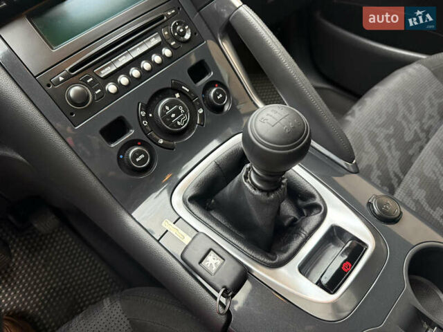 Белый Пежо 3008, объемом двигателя 1.56 л и пробегом 260 тыс. км за 8500 $, фото 15 на Automoto.ua