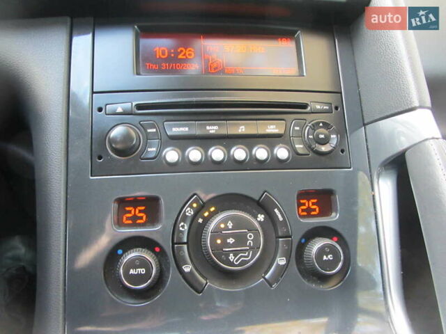 Белый Пежо 3008, объемом двигателя 1.6 л и пробегом 227 тыс. км за 8900 $, фото 66 на Automoto.ua