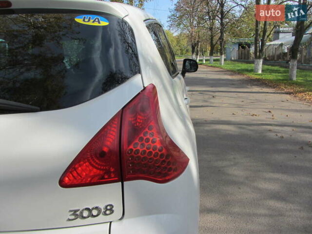 Белый Пежо 3008, объемом двигателя 1.6 л и пробегом 227 тыс. км за 8900 $, фото 76 на Automoto.ua