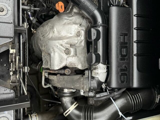 Белый Пежо 3008, объемом двигателя 1.6 л и пробегом 260 тыс. км за 8500 $, фото 4 на Automoto.ua