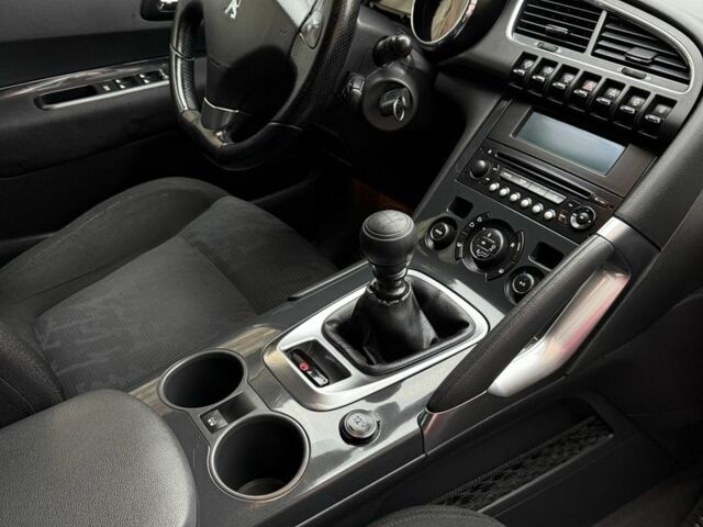 Белый Пежо 3008, объемом двигателя 1.6 л и пробегом 260 тыс. км за 8500 $, фото 6 на Automoto.ua