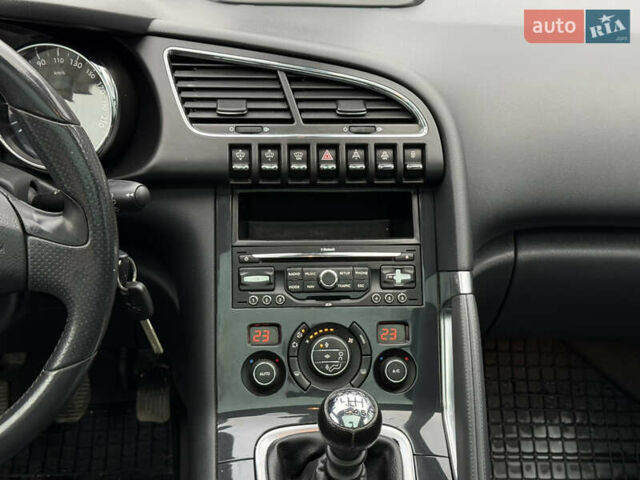 Білий Пежо 3008, об'ємом двигуна 1.6 л та пробігом 230 тис. км за 6900 $, фото 48 на Automoto.ua