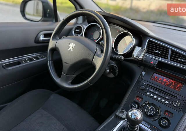 Белый Пежо 3008, объемом двигателя 2 л и пробегом 213 тыс. км за 8950 $, фото 39 на Automoto.ua