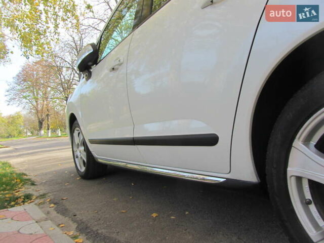 Белый Пежо 3008, объемом двигателя 1.6 л и пробегом 227 тыс. км за 8900 $, фото 88 на Automoto.ua