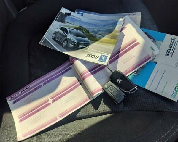 Білий Пежо 3008, об'ємом двигуна 1.56 л та пробігом 240 тис. км за 8200 $, фото 16 на Automoto.ua