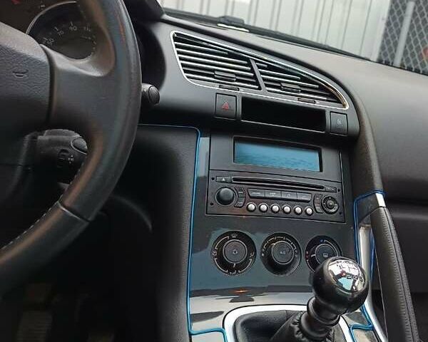 Білий Пежо 3008, об'ємом двигуна 2 л та пробігом 196 тис. км за 8350 $, фото 16 на Automoto.ua