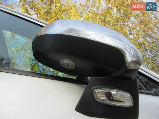 Белый Пежо 3008, объемом двигателя 1.6 л и пробегом 227 тыс. км за 8900 $, фото 86 на Automoto.ua