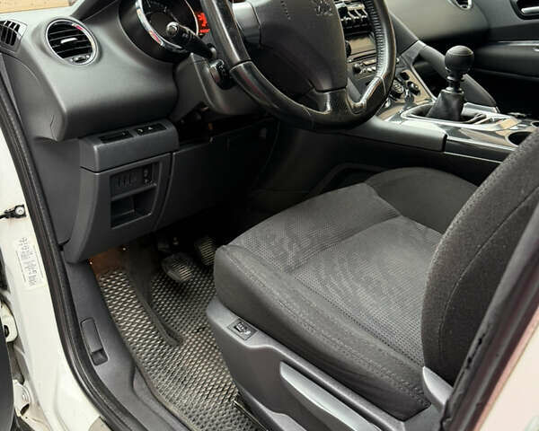 Белый Пежо 3008, объемом двигателя 1.56 л и пробегом 260 тыс. км за 8500 $, фото 35 на Automoto.ua