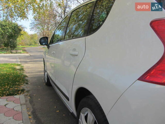 Белый Пежо 3008, объемом двигателя 1.6 л и пробегом 227 тыс. км за 8900 $, фото 73 на Automoto.ua