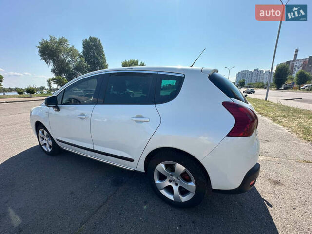 Белый Пежо 3008, объемом двигателя 1.56 л и пробегом 223 тыс. км за 9400 $, фото 2 на Automoto.ua