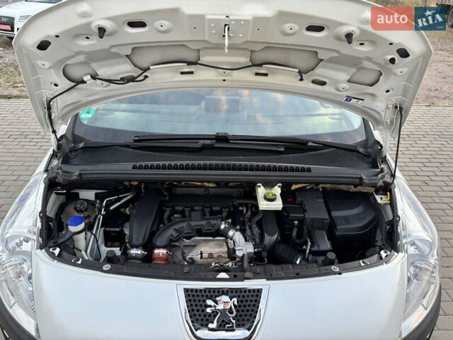 Пежо 3008 2010 в Черкассах на Automoto.ua Белый Пежо 3008, объемом двигателя 1.6 л и пробегом 169 тыс. км за 7950 $, фото 21 на Automoto.ua