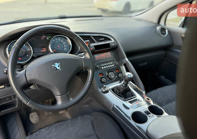 Белый Пежо 3008, объемом двигателя 2 л и пробегом 213 тыс. км за 8950 $, фото 32 на Automoto.ua