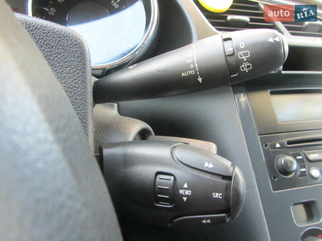 Белый Пежо 3008, объемом двигателя 1.6 л и пробегом 227 тыс. км за 8900 $, фото 67 на Automoto.ua