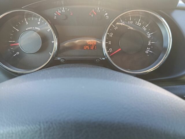 Белый Пежо 3008, объемом двигателя 1.6 л и пробегом 125 тыс. км за 8500 $, фото 3 на Automoto.ua