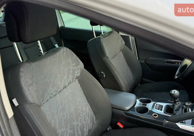 Белый Пежо 3008, объемом двигателя 2 л и пробегом 213 тыс. км за 8950 $, фото 37 на Automoto.ua