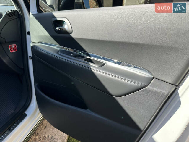 Белый Пежо 3008, объемом двигателя 1.56 л и пробегом 223 тыс. км за 9400 $, фото 14 на Automoto.ua